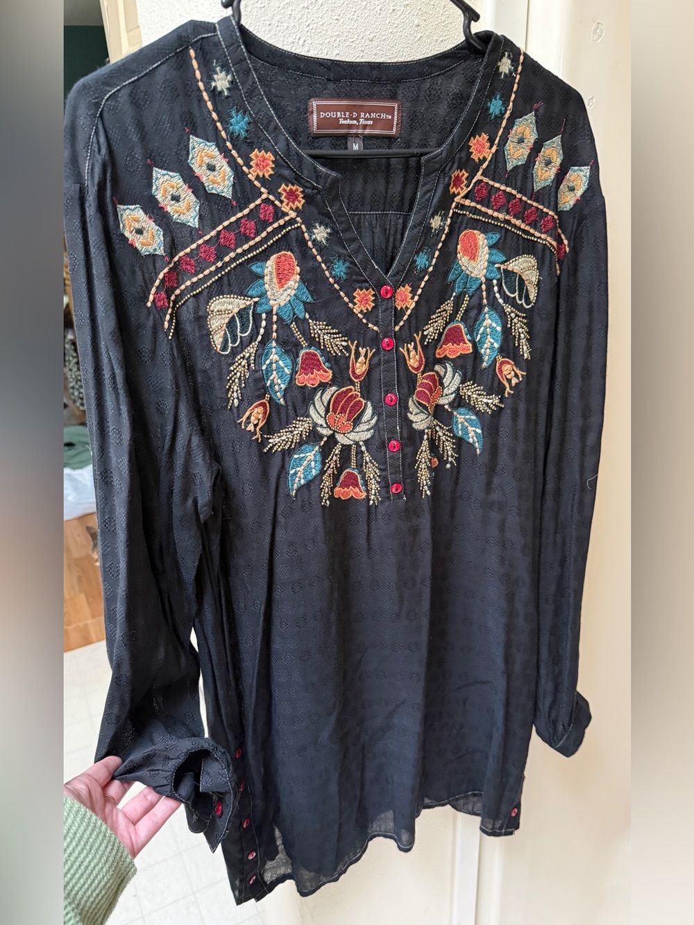 Double D Ranch Black Embroidered Bamboo Rayon Tunic Blouse Top Large